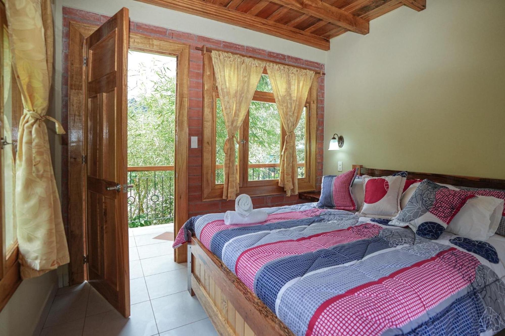 Bed and Breakfast Casa Del Rio En Mindo Exterior foto