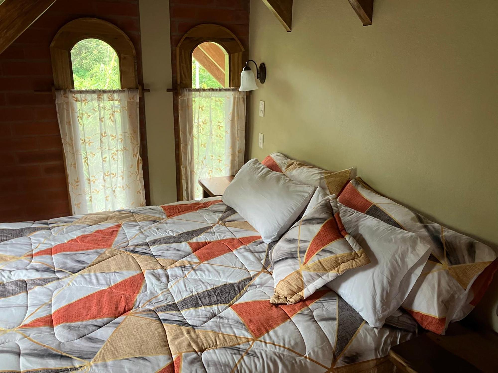 Bed and Breakfast Casa Del Rio En Mindo Exterior foto